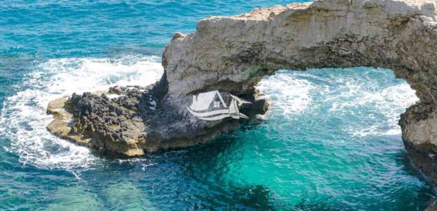 Krásná vila s bazénem kousek od moře