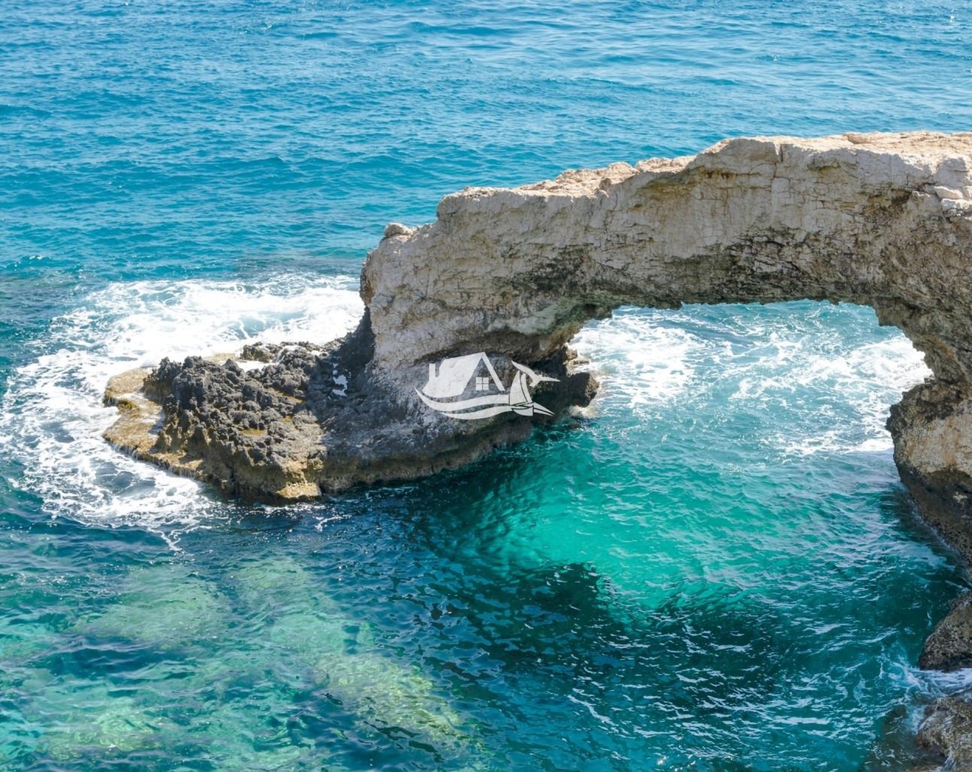 Krásná vila s bazénem kousek od moře