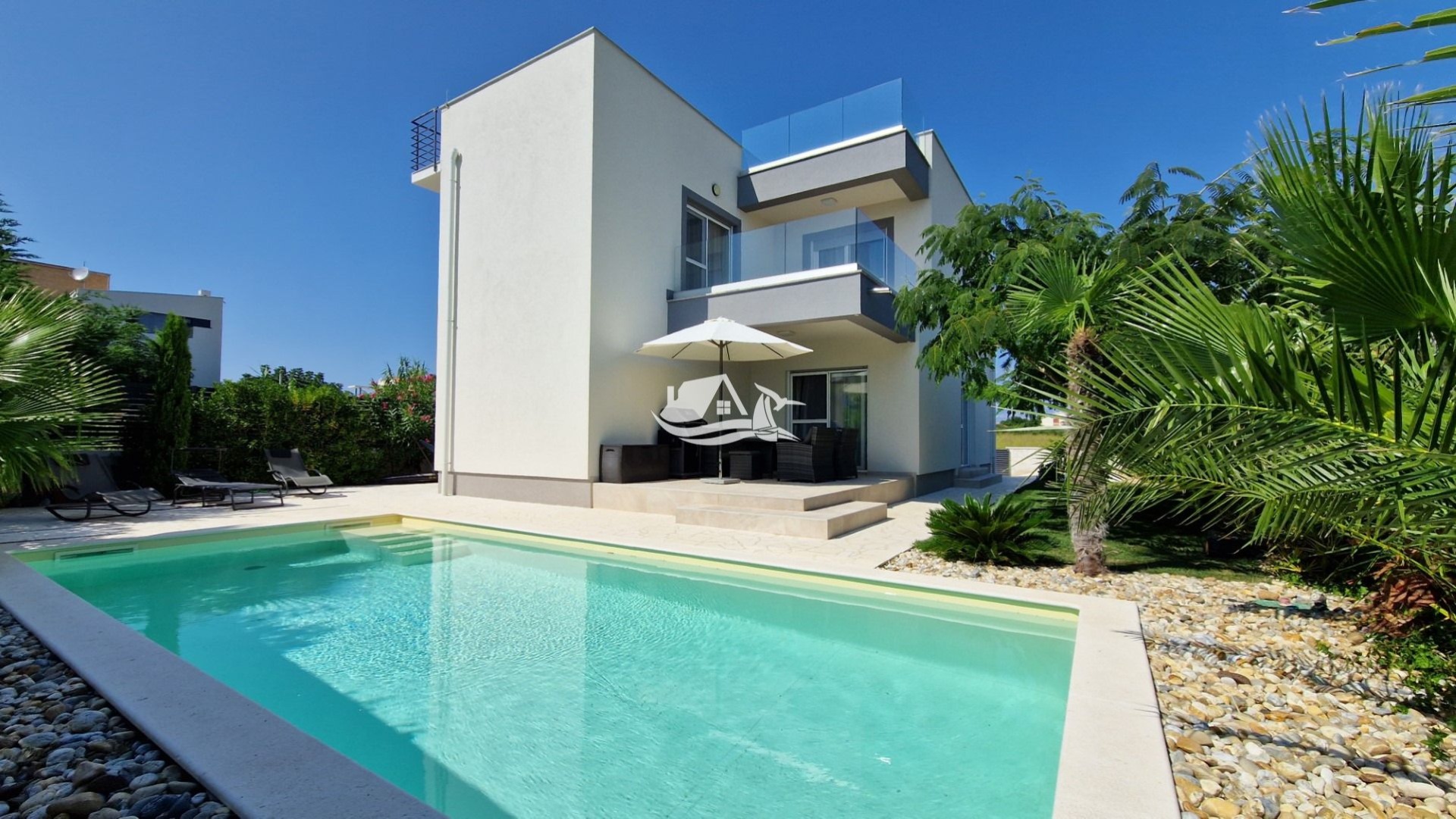 Luxusní vila s bazénem a výhledem na moře